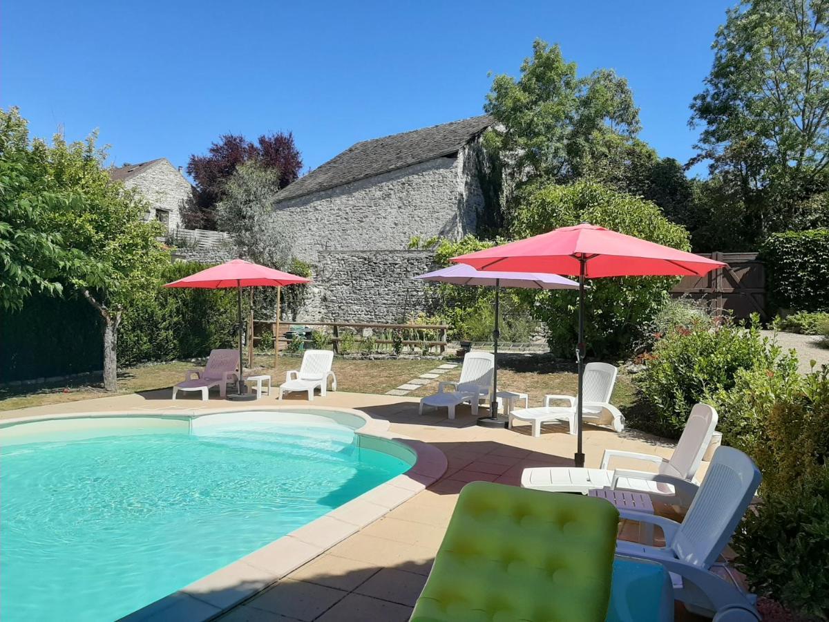 Au Perche Bed & Breakfast *