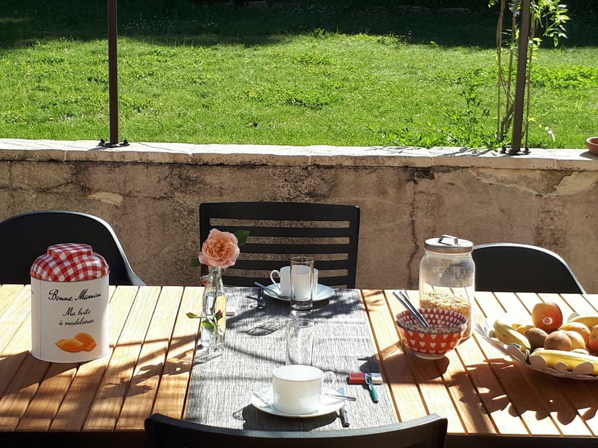 Au Perche Bed & Breakfast *